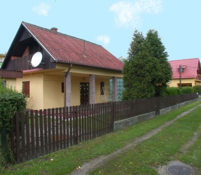 Гостиница Holiday home in Balatonmariafürdo 19576  Балатонкерестур